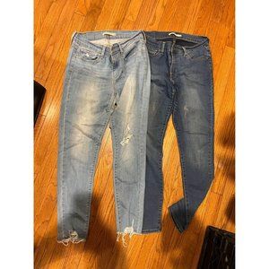 2 pairs Levi jeans (30)